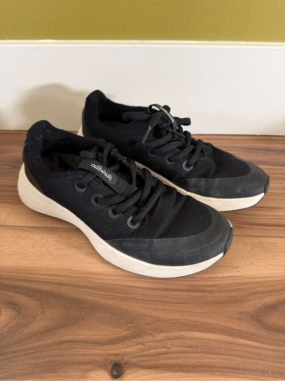 allbirds women size 7.5 waterproof Women's Sneaker in Black and White-make offer